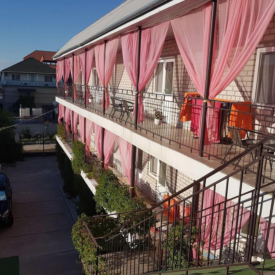 Hotel Flamingo Zaliznyy Port Exterior photo